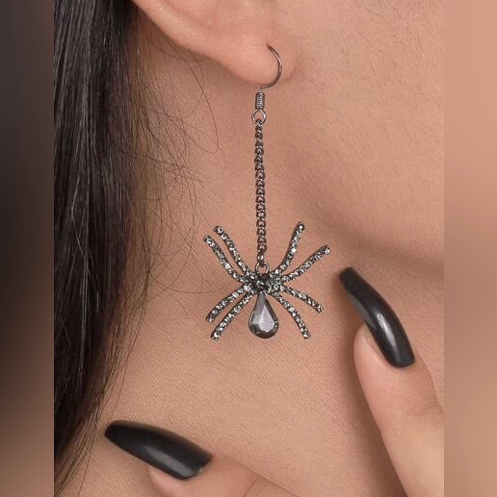 NWT 🖤🕷️🖤 Eye Candy Climbing Spider Halloween Earrings